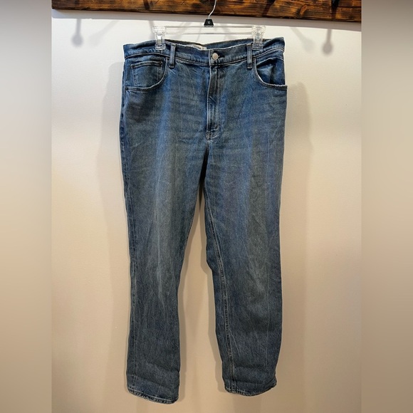 ABERCROMBIE & FITCH Ultra High Rise 90s Straight Jean - Picture 2 of 5